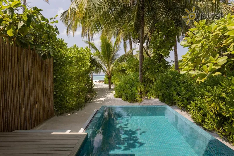 Фото отеля Avani Fares Maldives Resort 5* Баа Атолл Мальдивы экстерьер и бассейны