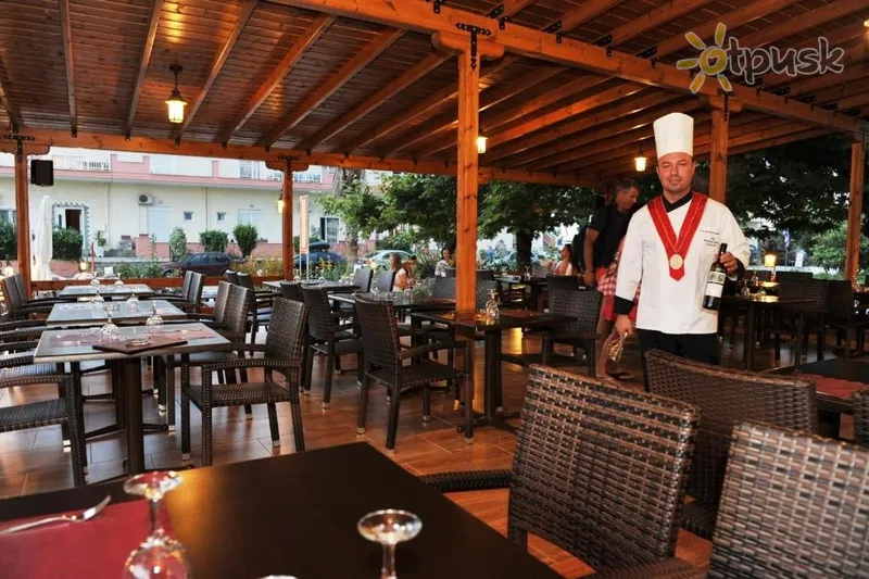 Фото отеля Estelle Hotel 2* Chalkidikė – Sitonija Graikija barai ir restoranai