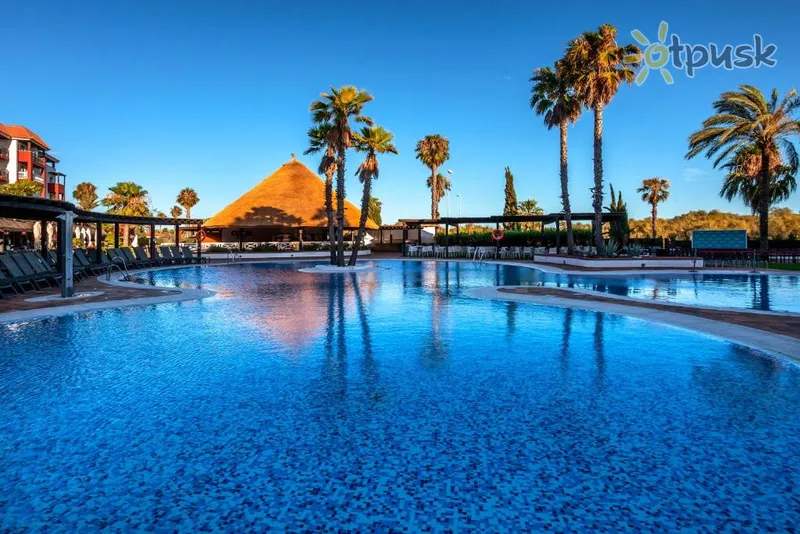 Фото отеля Occidental Isla Cristina 4* Kosta de la Luzas Ispanija išorė ir baseinai
