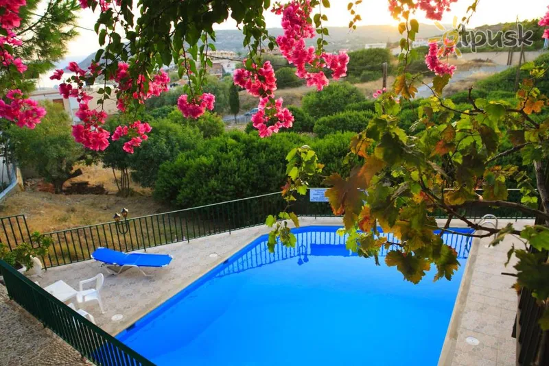 Фото отеля Stroubis Studios 2* Chiosas Graikija išorė ir baseinai