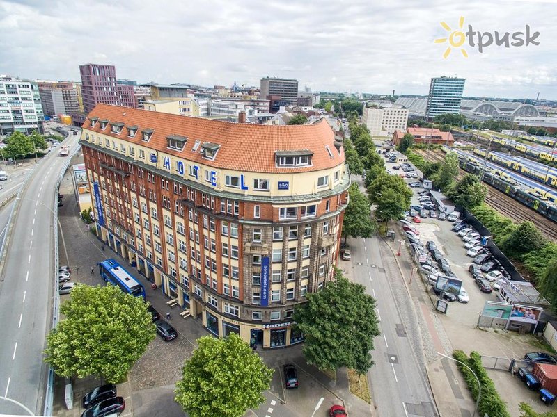 Фото отеля A&O Hamburg Hauptbahnhof 2* Гамбург Германия экстерьер и бассейны
