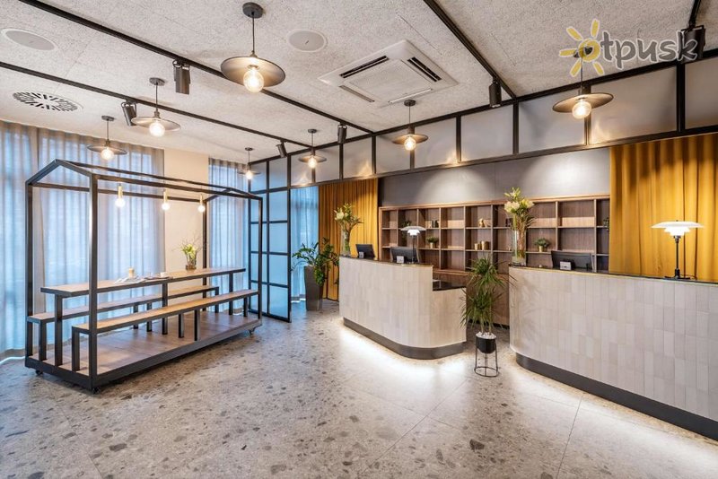 Фото отеля NH Hamburg Altona 4* Гамбург Германия лобби и интерьер