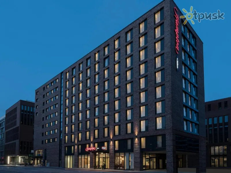 Фото отеля Hampton by Hilton Hamburg City Centre 3* Hamburga Vācija ārpuse un baseini