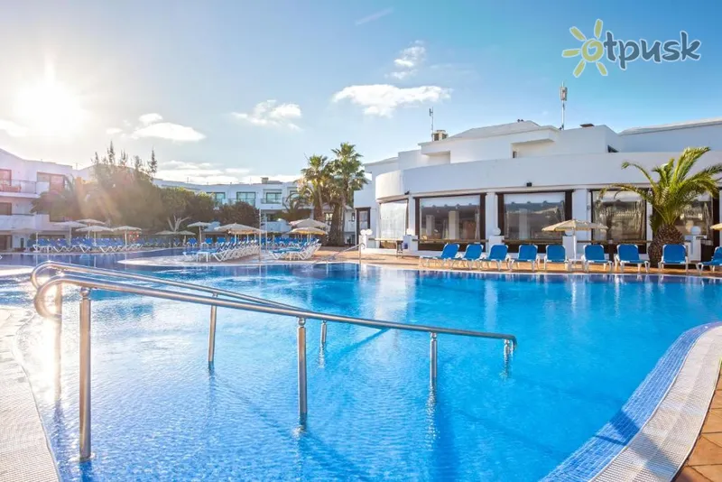 Фото отеля Be Live Experience Lanzarote Beach 4* о. Лансароте (Канари) Іспанія екстер'єр та басейни