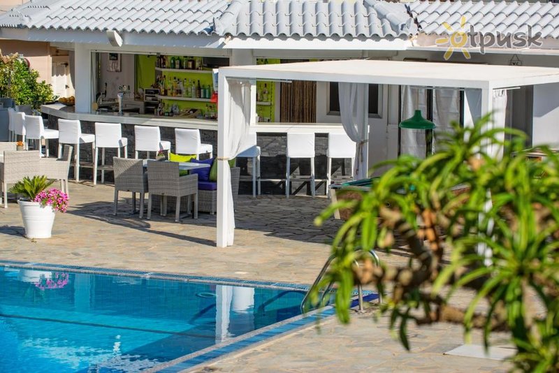 Фото отеля Kristalli Hotel Apartments 3* о. Крит – Ираклион Греция экстерьер и бассейны