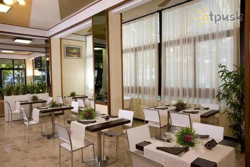 Фото отеля Caracas Hotel 3* Римини Италия бары и рестораны