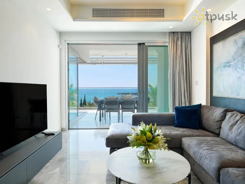 Фото отеля The Tower at St Raphael Resort & Marina 5* Limasolis Kipras kambariai