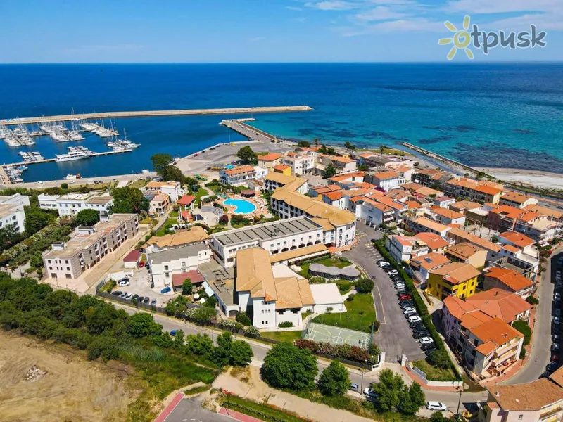 Фото отеля Cala Della Torre Resort 4* о. Сардинія Італія екстер'єр та басейни