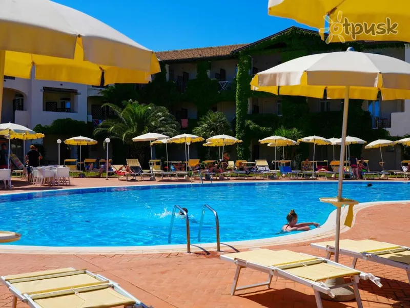 Фото отеля Cala Della Torre Resort 4* о. Сардинія Італія екстер'єр та басейни