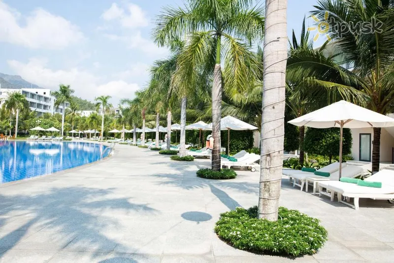 Фото отеля Diamond Bay Condotel 5* Нячанг В'єтнам екстер'єр та басейни