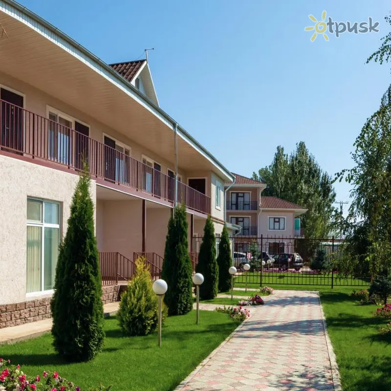 Фото отеля ololoFamily 3* Иссык-Куль Киргизия экстерьер и бассейны