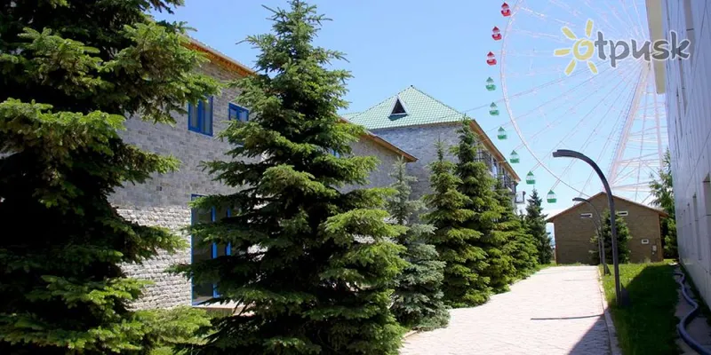 Фото отеля Дельфин де Люкс 4* Иссык-Куль Киргизия экстерьер и бассейны