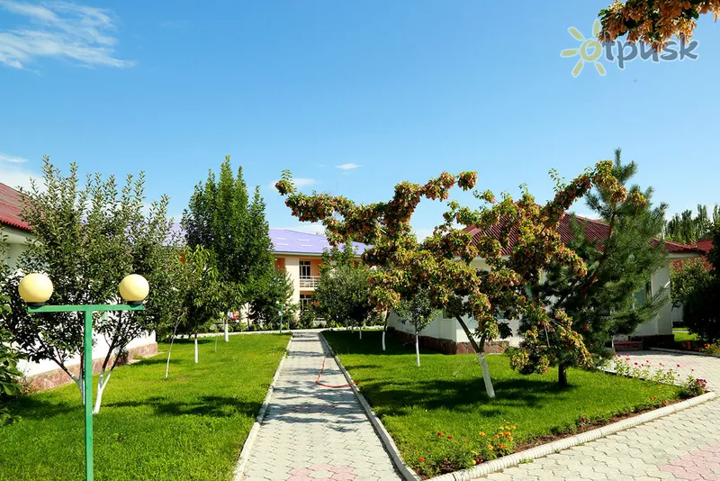 Фото отеля Сайран Отель 3* Иссык-Куль Киргизия экстерьер и бассейны