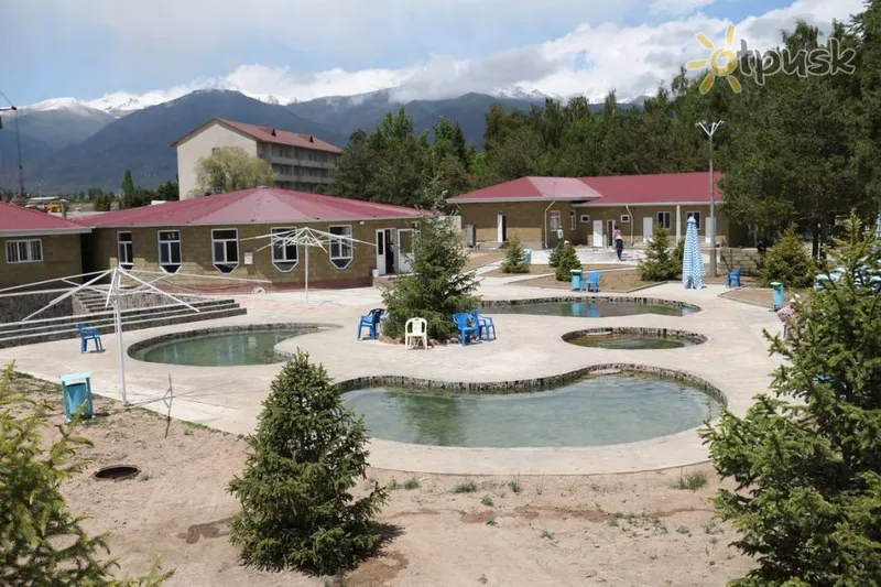 Фото отеля Ак-Бермет Готель 4* Чолпон-Ата Киргизія екстер'єр та басейни