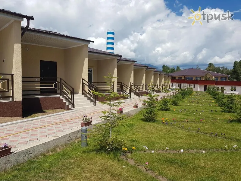 Фото отеля Simiram Hotel 2* Иссык-Куль Киргизия экстерьер и бассейны