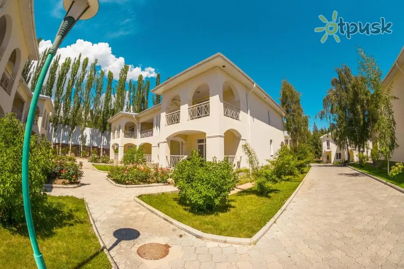 Фото отеля Аврора Плюс 4* Issyk-Kul Kirgizija išorė ir baseinai