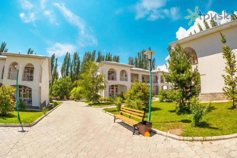 Фото отеля Аврора Плюс Готель 4* Іссик-Куль Киргизія екстер'єр та басейни