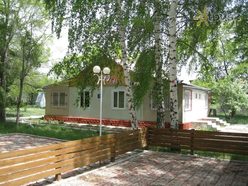 Фото отеля Колумб Отель 3* Иссык-Куль Киргизия экстерьер и бассейны