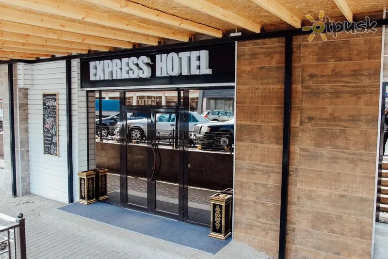 Фото отеля Express City Hotel 3* Шымкент Казахстан экстерьер и бассейны