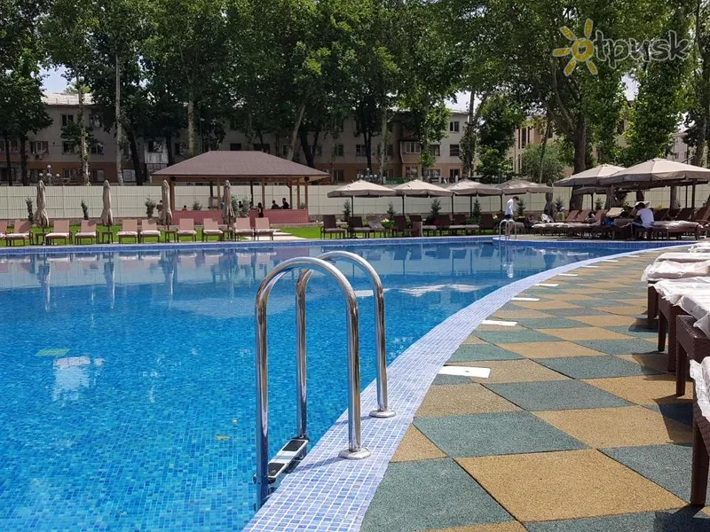 Фото отеля Aidana Plaza Hotel 4* Šimkentas Kazachstanas išorė ir baseinai