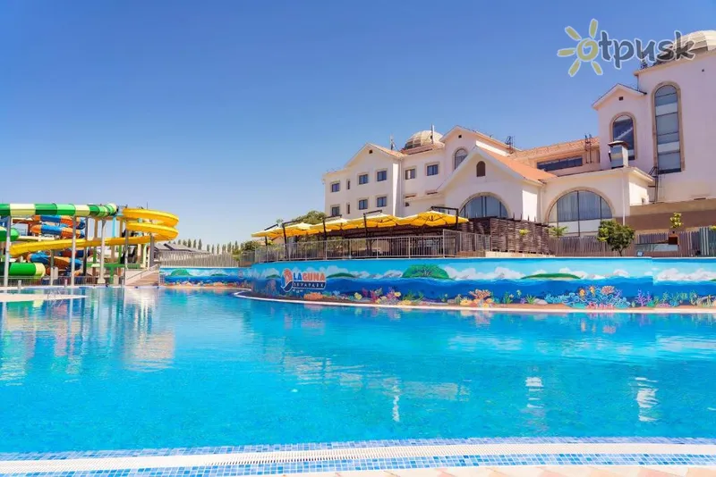 Фото отеля Holiday Inn Aktau Seaside 4* Актау Казахстан экстерьер и бассейны