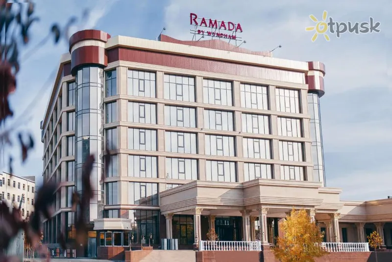 Фото отеля Ramada by Wyndham Shymkent 4* Šimkenta Kazahstāna ārpuse un baseini