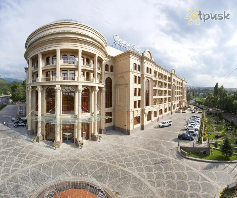 Фото отеля Royal Tulip Almaty Hotel 5* Almata Kazachstanas išorė ir baseinai