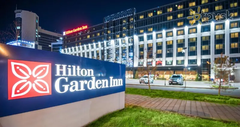 Фото отеля Hilton Garden Inn Astana 4* Astana Kazachstanas išorė ir baseinai