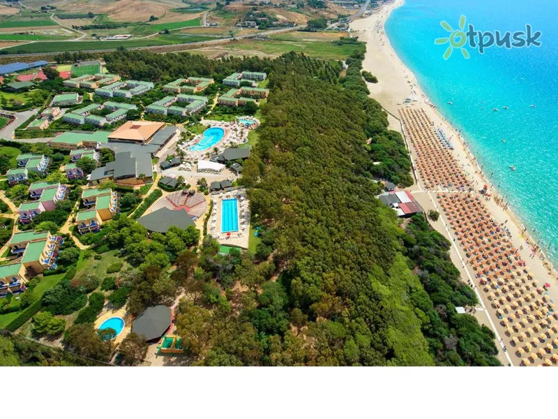 Фото отеля Serene Resort 4* Kalabrija Itālija ārpuse un baseini