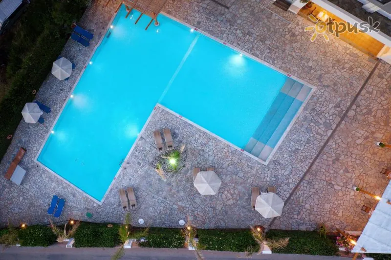 Фото отеля Oasis Beach Hotel 3* о. Крит – Іракліон Греція екстер'єр та басейни