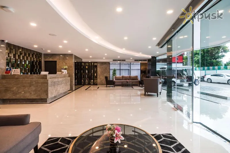 Фото отеля SureStay Plus by Best Western Sukhumvit 2 Hotel 4* Бангкок Таиланд лобби и интерьер