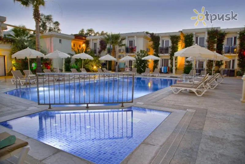 Фото отеля Zuzuu Beach Hotel 4* Бодрум Туреччина екстер'єр та басейни