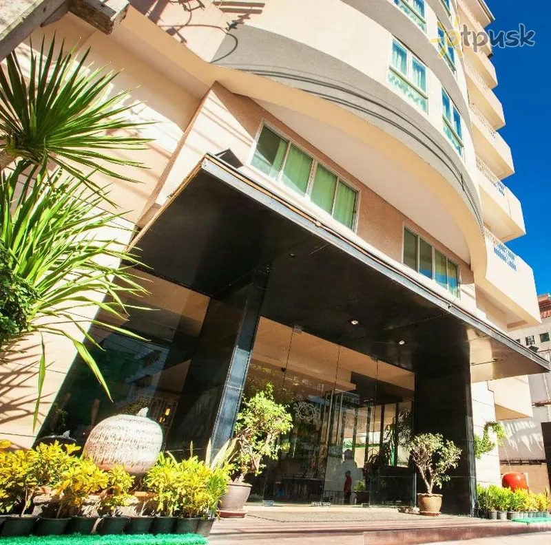 Фото отеля Club Mahindra Mac Boutique Hotel 3* Бангкок Таїланд екстер'єр та басейни