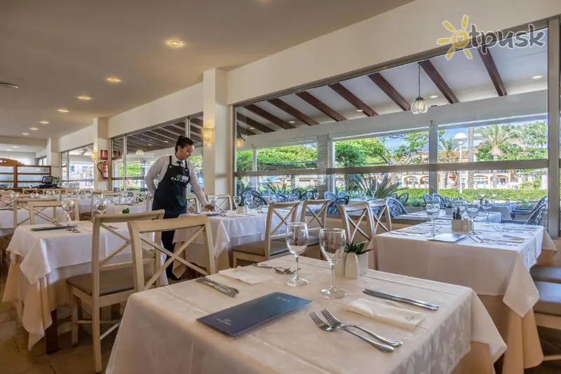 Фото отеля Zafiro Menorca 4* Menorka Ispanija barai ir restoranai