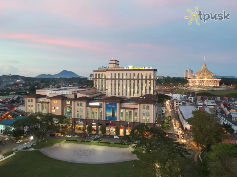 Фото отеля The Waterfront Hotel Kuching 3* Кучинг Малайзия экстерьер и бассейны