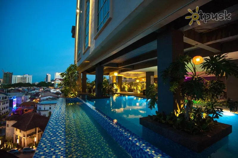 Фото отеля The Waterfront Hotel Kuching 3* Кучінг Малайзія екстер'єр та басейни