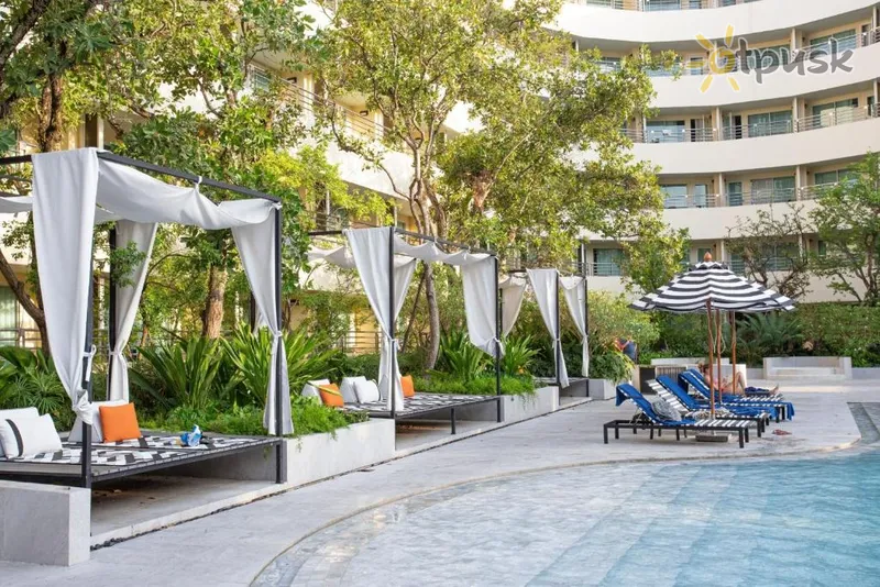 Фото отеля The Royal Paradise Hotel & Spa 4* о. Пхукет Таиланд экстерьер и бассейны