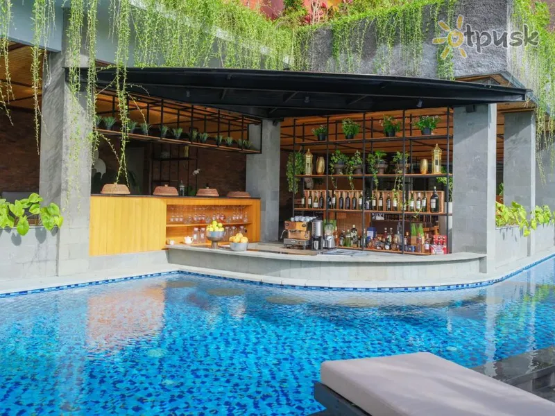 Фото отеля Kayumas Seminyak Resort 4* Seminyakas (Balis) Indonezija barai ir restoranai
