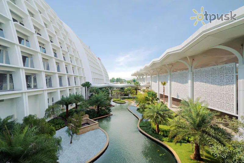 Фото отеля Movenpick Hotel & Convention Centre Klia 5* Kvala Lumpūras Malaizija išorė ir baseinai
