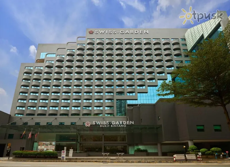 Фото отеля Swiss-Garden Hotel Bukit Bintang Kuala Lumpur 4* Куала-Лумпур Малайзия экстерьер и бассейны