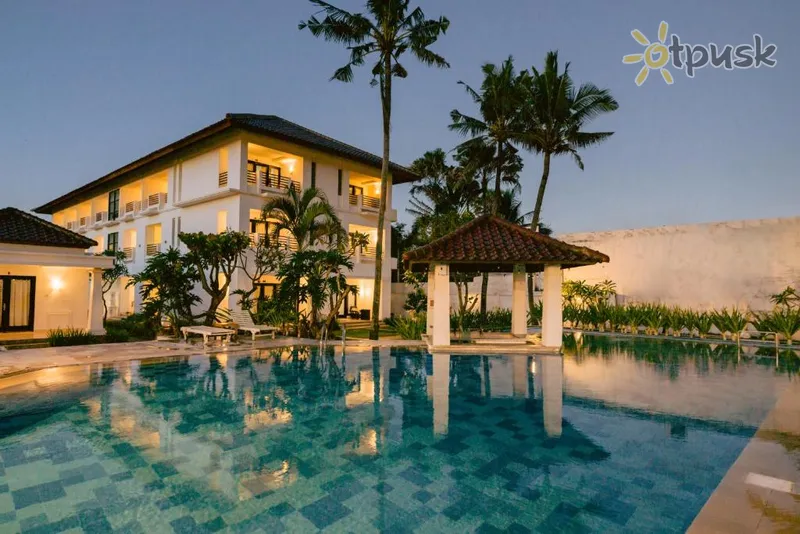 Фото отеля Legong Keraton Beach Hotel 3* Seminyakas (Balis) Indonezija išorė ir baseinai