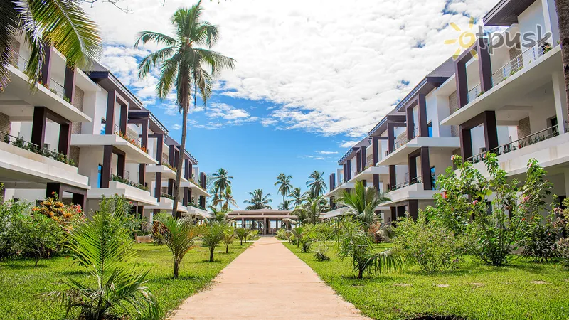 Фото отеля Royal Andilana Resort & Spa 5* Анциранана Мадагаскар экстерьер и бассейны