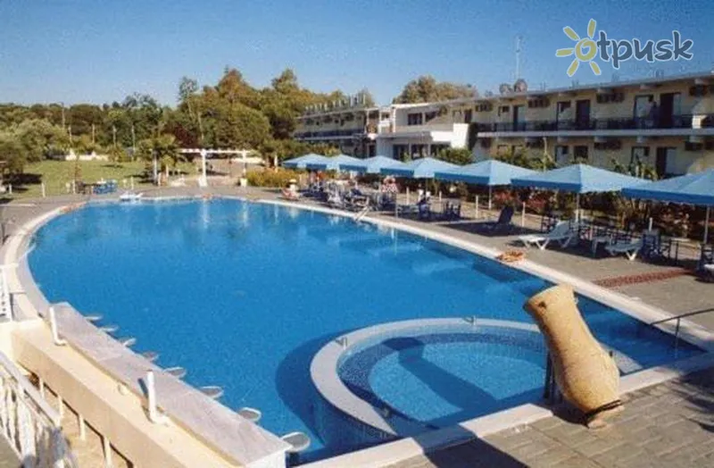 Фото отеля Lintzi Hotel 2* Peloponesas Graikija išorė ir baseinai