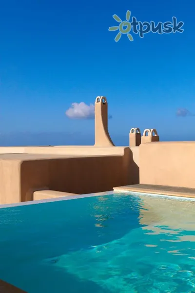 Фото отеля Voreina Gallery Suites 4* Santorini Graikija išorė ir baseinai
