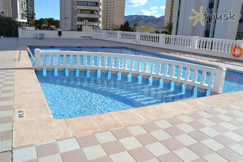 Фото отеля Pierre & Vacances Benidorm Levante 2* Valensija Spānija ārpuse un baseini