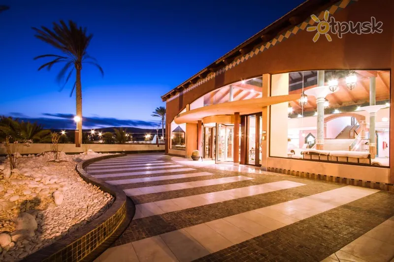 Фото отеля Esmeralda Maris by Livvo 4* par. Fuerteventura (Kanāriju salas) Spānija ārpuse un baseini