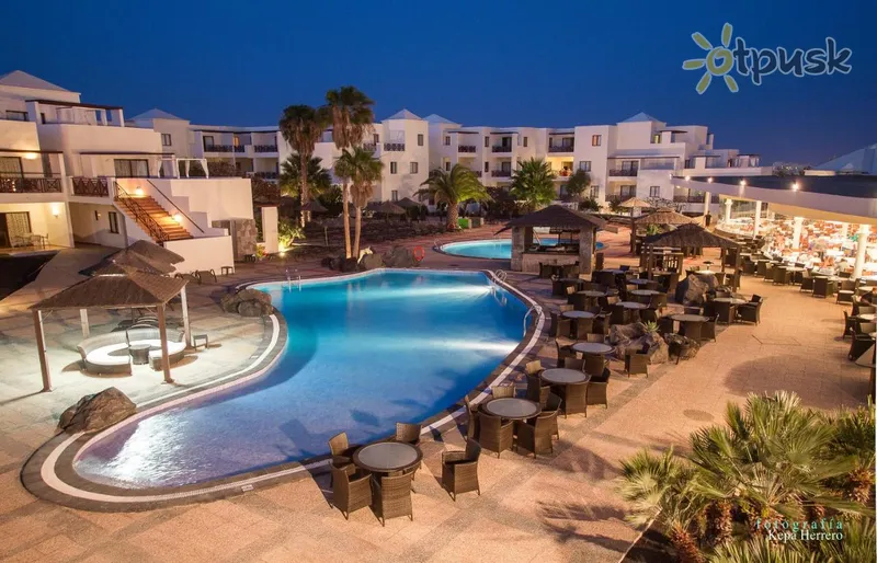 Фото отеля Vitalclass Lanzarote Sports & Wellness Resort 4* о. Лансароте (Канары) Испания экстерьер и бассейны