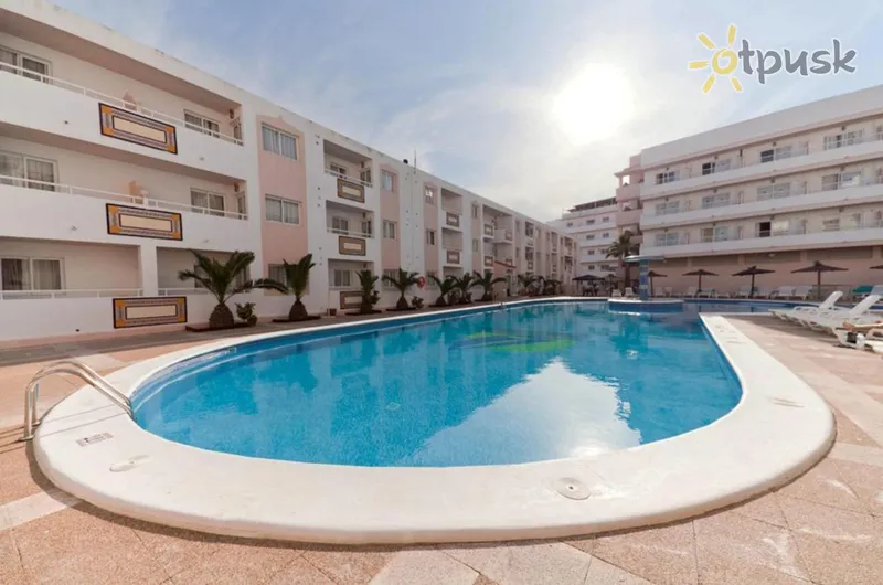 Фото отеля Vibra Tropical Garden Apartments 3* Ibiza Ispanija išorė ir baseinai