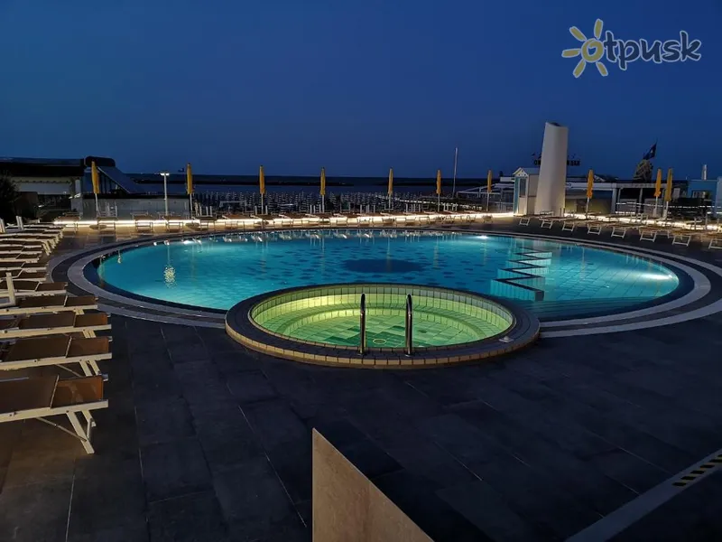 Фото отеля David Hotel 3* Riminis Italija išorė ir baseinai