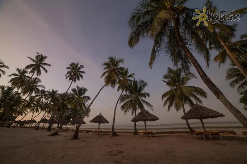 Фото отеля Antonio Beach Tree House Hotel & Spa 4* Чвака Танзания пляж